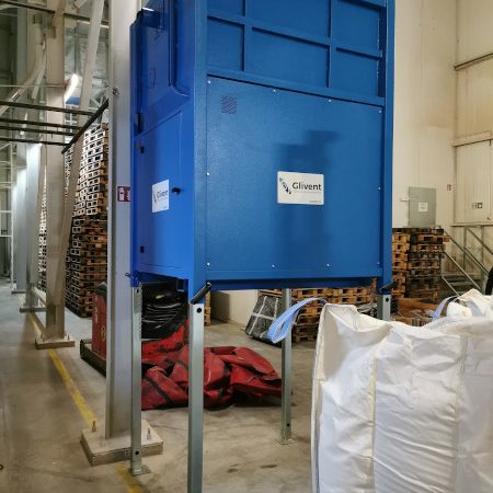 kompaktowy odkurzacz przemyssłowy w zakładzie produkującym mąkę